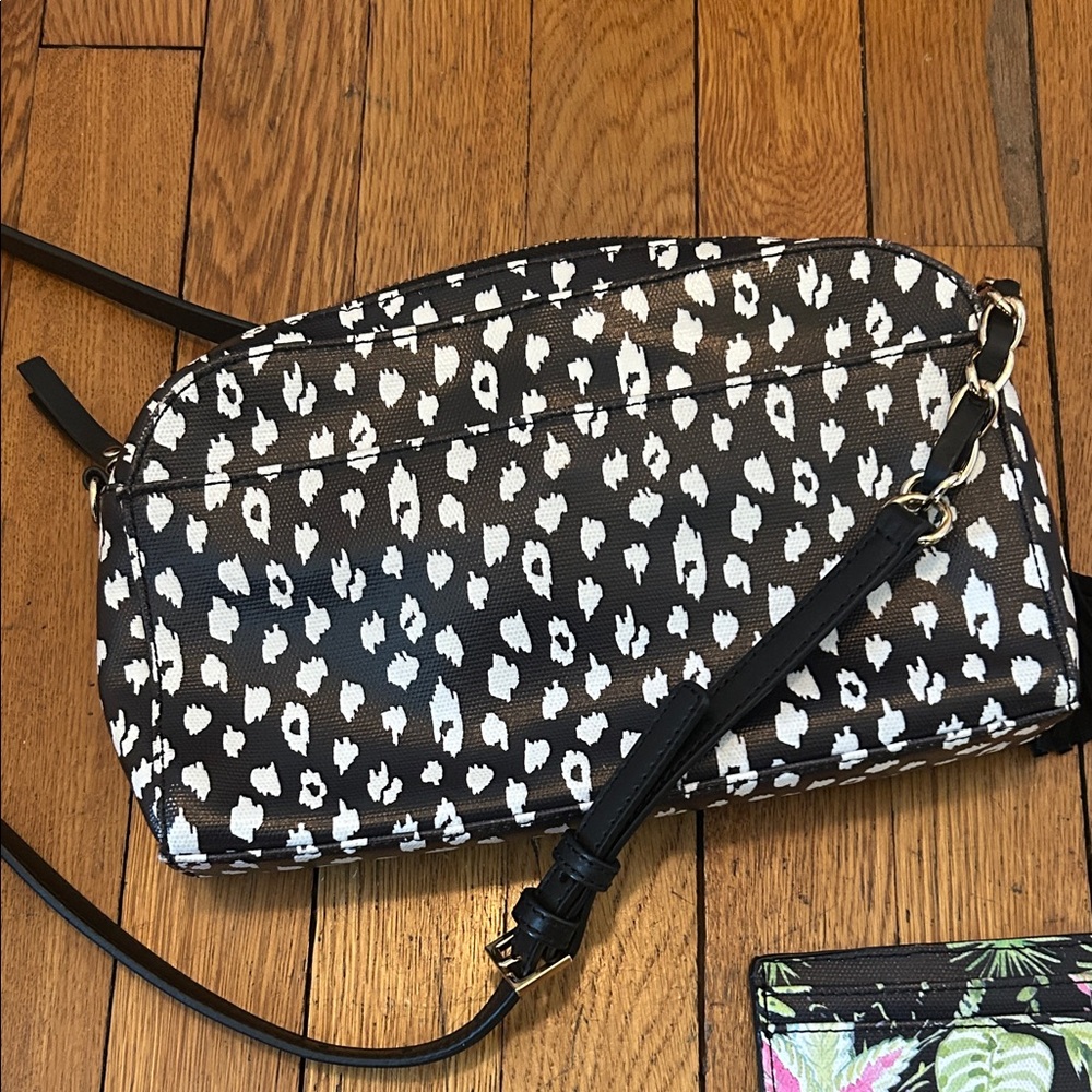 Dena Stylish Black and White Women's Bag, with credit card case like new - Picture 6 of 7